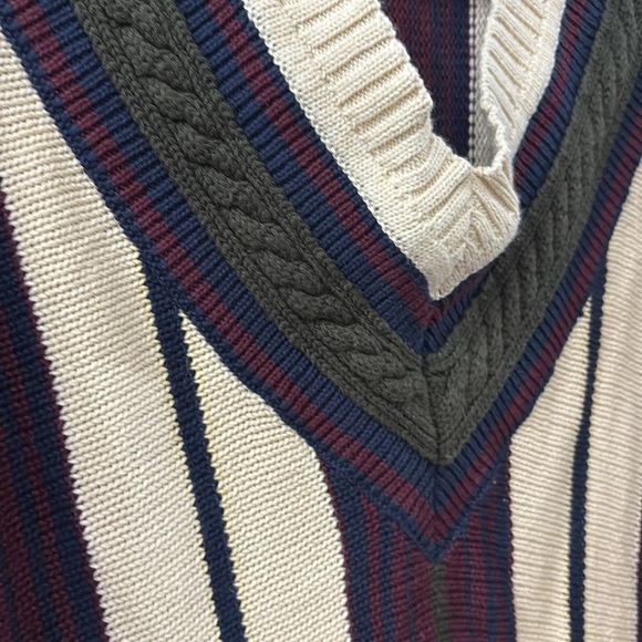 GANT Cream and Burgundy V-Neck Sweater - Mens large - 100% cotton - Picture 3 of 5